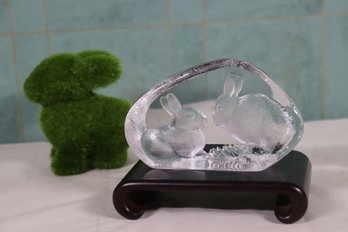 Mats Jonasson Sweden Crystal 34008 Pair Of Bunny Rabbits Sculptural Small