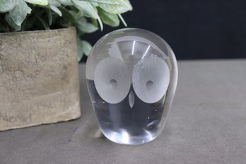 Frosty Eyes Glass Crystal Owl Figurine