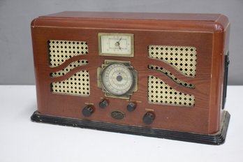 Vintage Radio/Spirit Of St. Louis Havana Radio, Clock AM & FM-working