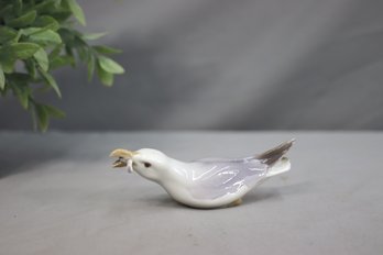Vintage Bing And Grondahl Made In Denmark Seagull Eating Fish Porcelain Figurine 1808