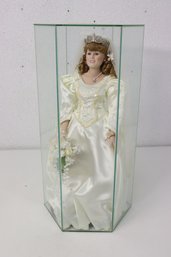 ROYAL PRINCESS BRIDE FERGIE 19 Wedding Porcelain Doll In A Glass Case
