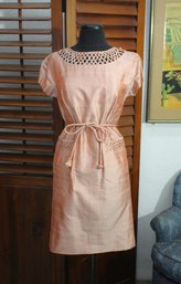 Chic Vintage Peach Silk Dress With Intricate Neckline Detail - Size Small