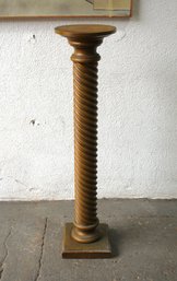 Twisted Column Pedestal Stand