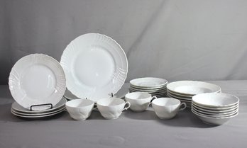 28pc Richard Ginori White Vecchio Ginori Dinnerware