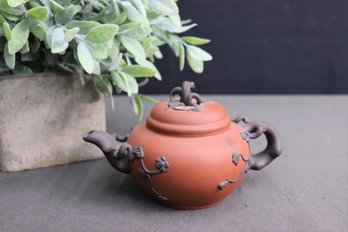 Climbing Vine Yixing Zisha-style Red Clay Bi-color Teapot