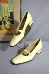 Easy Spirit Little Yellow Mary Jane Pumps - Size 8.5, Like New
