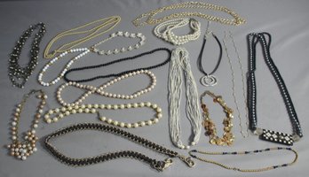 Group Lot Of Costume Jewelry Necklaces