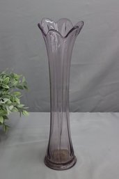 Early 20th Century Lavender Swung Glass Pulled Flower Vase