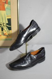 Black Donald Pliner Leather Flats Size 10M