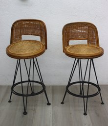 Pair Of Vintage Mid Century 1960s Wicker Rattan Swivel Bar Stool Black Metal Legs