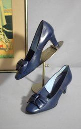 Vintage Navy Blue Pumps, With A Knot On The Front.size 7