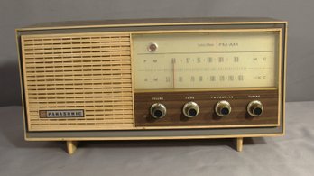 Vintage  Panasonic FM-AM Radio