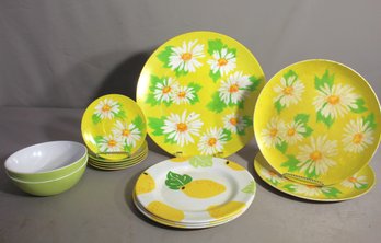 Vintage Daisy And Lemon Plate Collection - Group Lot