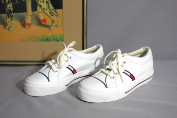 Vintage White Canvas Sneakers - Size 6M - Classic Style
