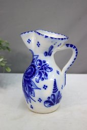 Vintage Spanish Isalu Toledo Artesania Espanola Hand-Painted Porcelain Blue & White Pitcher