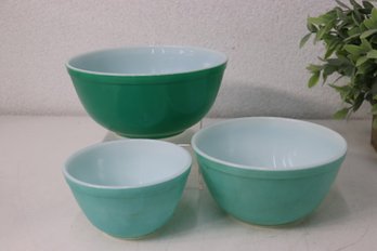 Three Pyrex Vintage Mixing Bowls