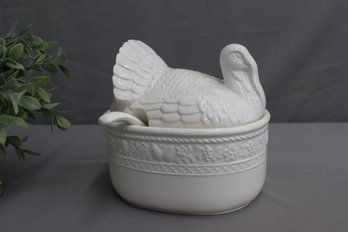 Vintage Mayflower Turkey Shaped White Ceramic Covered Casserole Tureen With Ladle