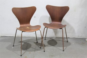 Two Vintage Early Butterfly Chairs #0465 Arne Jacobsen For Fritz Hansen