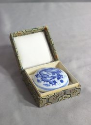 Antique Qianlong Nian Zi (1736-1795) - Red Ink/Seal Paste In Blue & White Porcelain Compact