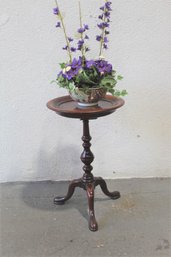 Vintage Fine Arts Furn. Co. Spindle Tripod Tea Table