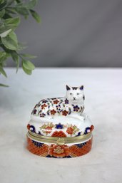 Imari Style Japanese Porcelain Cat Trinket Box  Andrea By Sadek 8223