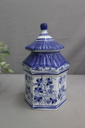 Chinoiserie Blue And White Porcelain Pagoda Jar