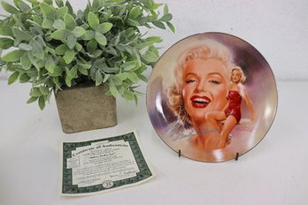 Million Dollar Star Silver Screen Marilyn Porcelain Plate #15129A  Bradford Exchange With COA