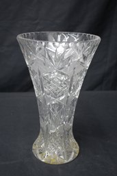 Elegant Cut Crystal Vase With Geometric Pattern