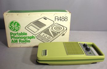 Portable Phonograph AM Radio General Electric Vintage Radio With Box