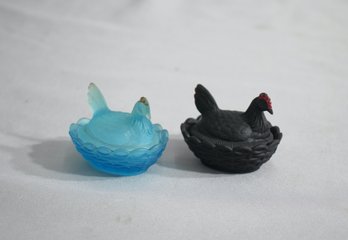 A Pair Of Miniature Glass Hens On Nest - Black And Blue