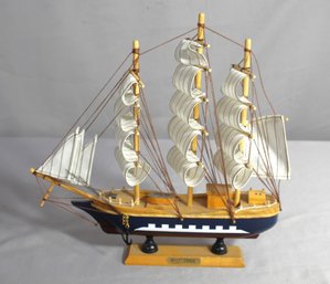 Wooden Handicraft Fully Assembled Display Ship Model Of The Mayflower