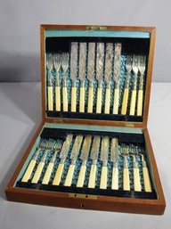 Vintage 24-Piece Cutlery Set For 12 In Wooden Presentation Box