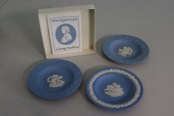 3 Vintage Wedgwood Jasperware 4 1/4' Small Plates