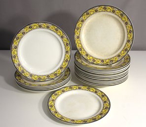 Set Of Vintage Wedgwood 'Paisley' Pattern Dinner Plates - 20 Pieces