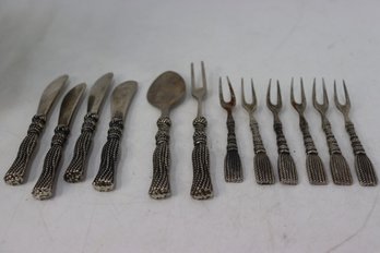 Vintage Silea Tassel Pattern Silver Plated Hors D'oeuvres & Cheese Serving Set