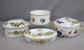 Group Lot Of 4 Royal Worcester Flameproof Porcelain Evesham Bakeware (3 Lidded And 1 Open Ramekin)