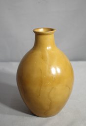 'Elegant 8.5' Resin Vase - Timeless Decor Piece'