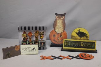 Group Lot Of Halloween Decor Signs And Decor