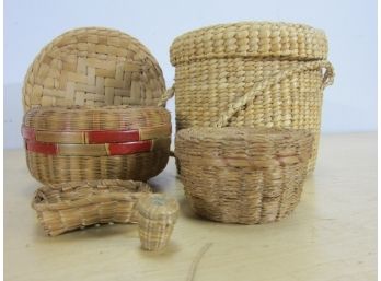 Group Lot Of Small  Wicker Baskets