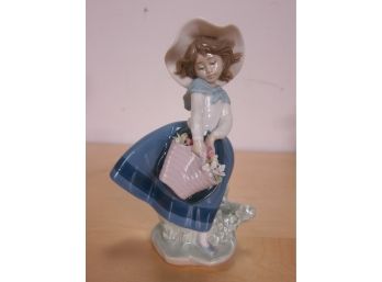 LLadro- Pretty Pickings Girl Figurine