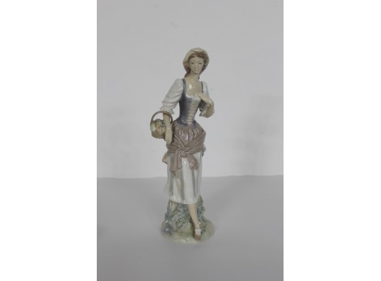 Lladro 'Girl With Basket'