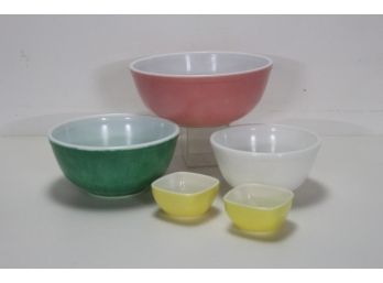 Pyrex Nesting Bowls (5)