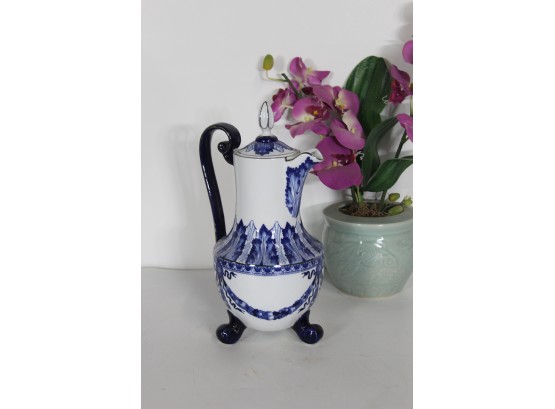 Bombay Rosette Blue And White Coffee Pot 13'