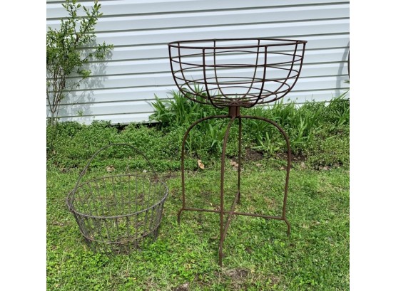 Wire Planter And Basket (2)
