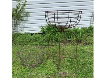 Wire Planter And Basket (2)