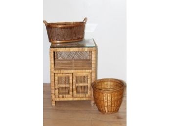 Group Lot-Stand & Baskets