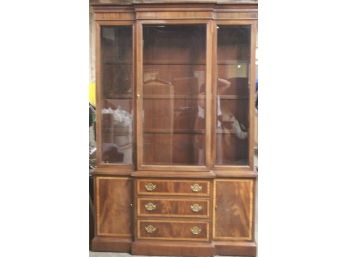 Hickory Furniture American Masterpiece Collection Mahogany Breakfront China Cabinet