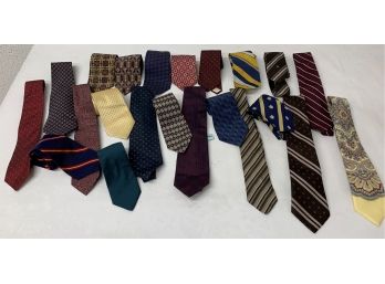 Assorted Lot Of Vintage Designer Men's Ties