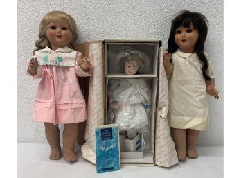 2 Vintage Dolls And Playing Bride Doll In The Box