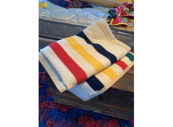 Blue,Yellow,Red  Crown Crafts Inc Blankets-tekstilna Koevje